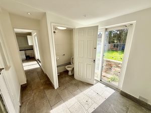 Photo 6- click for photo gallery